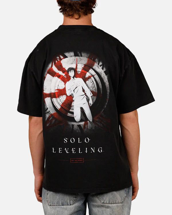 Solo Leveling Oversized “Daggers Awakening” Anime Graphic T-Shirt - Image 2